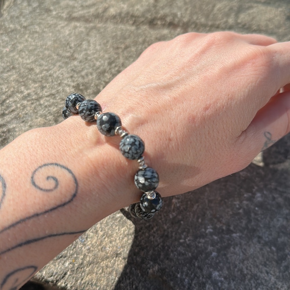 Snowflake obsidian magnetic bracelet - Picture 3 of 6